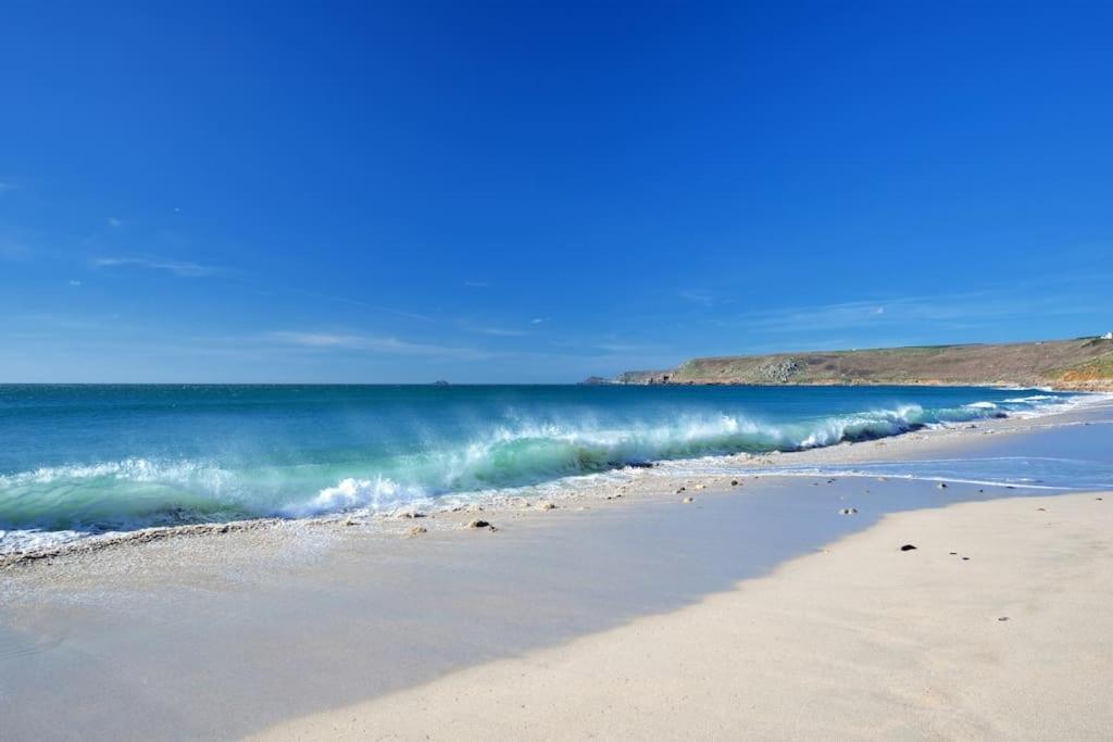 3-Bedroom Bungalow With Parking, Goldsithney, Penzance, Cornwall Perranuthnoe Buitenkant foto